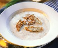 Recette soupe aux cèpes et lanières de crêpes (Frittaten)